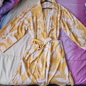 Emory Park Yellow and White Floral/Tropical Kimono/Robe/Open Dress Size M